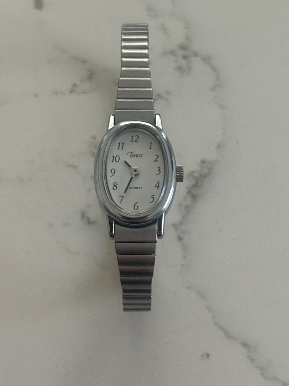 Timex Quartz Cavatina T21902 Silver Tone Stretch Band Oval Watch New battery